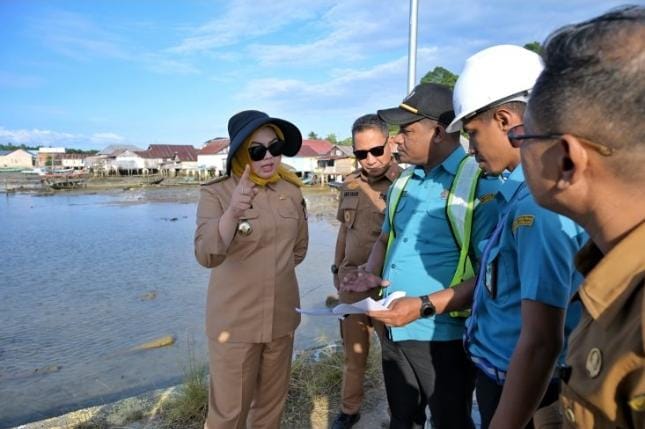 Wali Kota Kendari Tinjau Pembangunan Kampung Nelayan Tiga Kelurahan