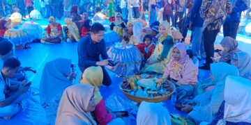 Sajikan 1.228 Dulang, Silaturahmi Akbar Masyarakat Muna Raih Rekor Muri