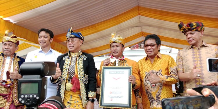 Silaturahmi Akbar Kerukunan Keluarga Masyarakat Muna Masuk Rekor Dunia