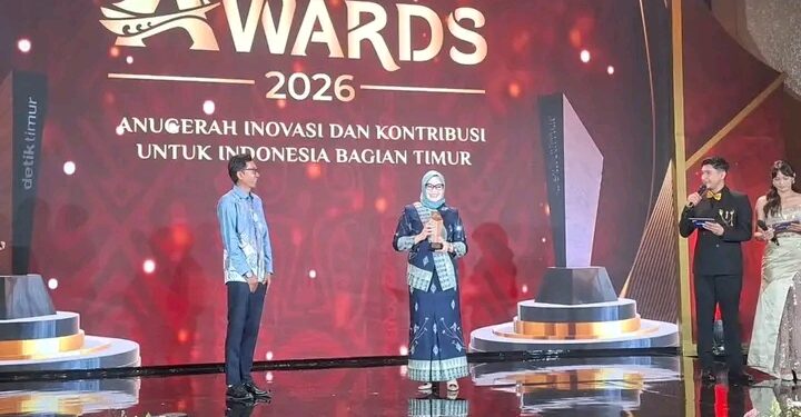 Wali Kota Kendari Terima Penghargaan Detiktimur Awards 2026 Berkat Inovasi Digitalisasi Penerimaan Daerah