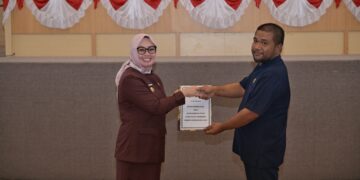 Wali Kota Kendari Serahkan KUA-PPAS 2027 ke DPRD