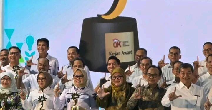 Wali Kota Kendari Siska Karina Imran Terima KEJAR Award 2026