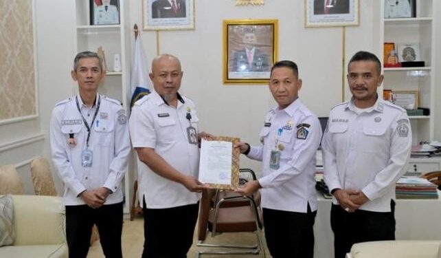 Pemkot Kendari Serahkan Dua Plt Perkuat Kinerja Perangkat Daerah