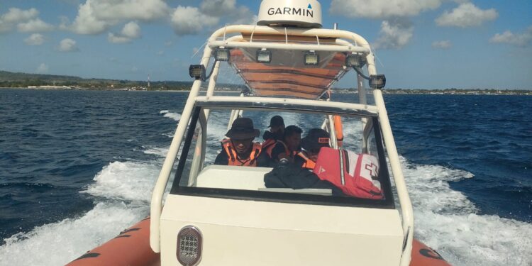 Satu Kapal Mati Mesin di Perairan Antara Pulau Komponaone dan Pulau Kaledupa
