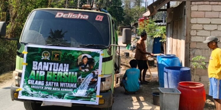 Gilang Satya Witama Berikan Air Bersih Gratis di Kelurahan Nambo, Abeli dan Andounohu