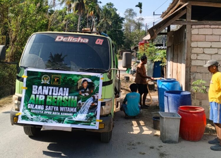Gilang Satya Witama Berikan Air Bersih Gratis di Kelurahan Nambo, Abeli dan Andounohu